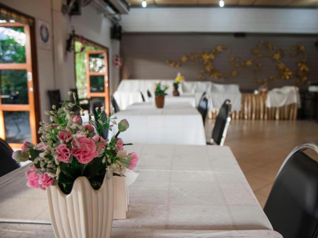 Chayada Garden House And Resort Hotel Nakhonratchasima Exterior foto